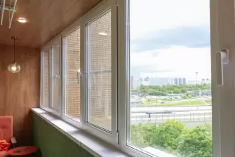 Кейс: отделка шестиметрового балкона стеновым паркетом в Химках